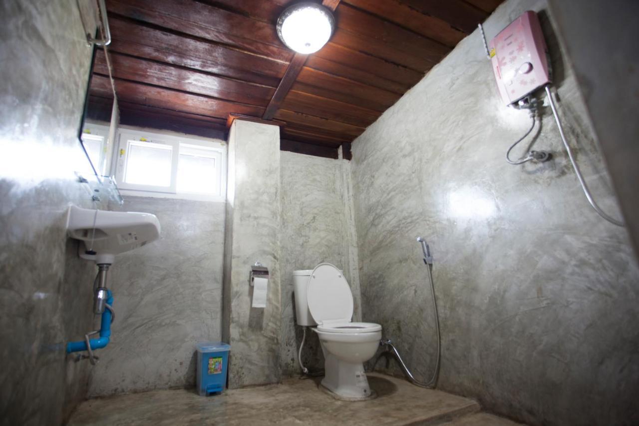 Solarcell Walking Street Homestay - โซล่าเซลล์ถนนคนเดินโฮมสเตย์ Ban Nong Nam Khan Extérieur photo