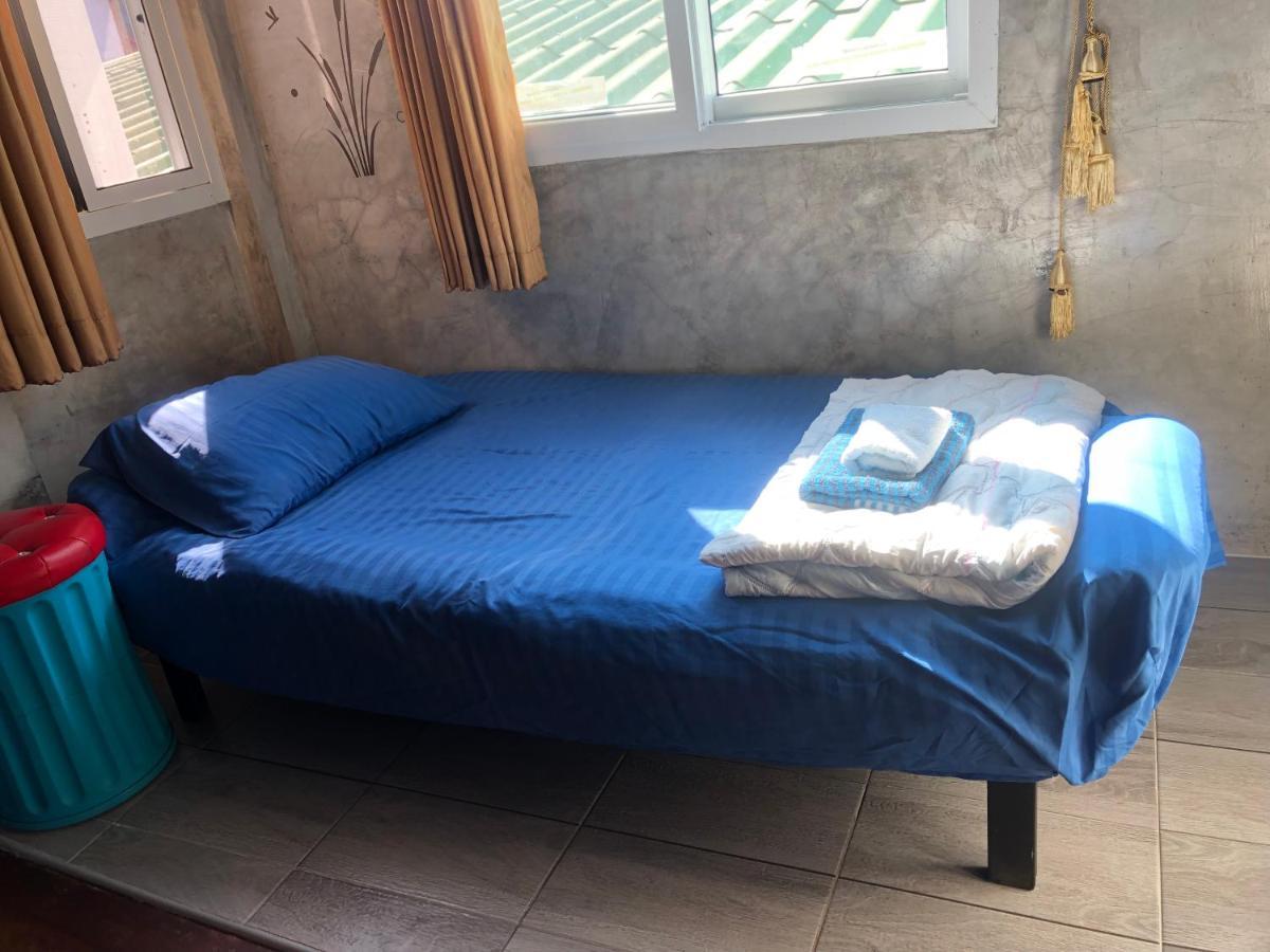 Solarcell Walking Street Homestay - โซล่าเซลล์ถนนคนเดินโฮมสเตย์ Ban Nong Nam Khan Extérieur photo