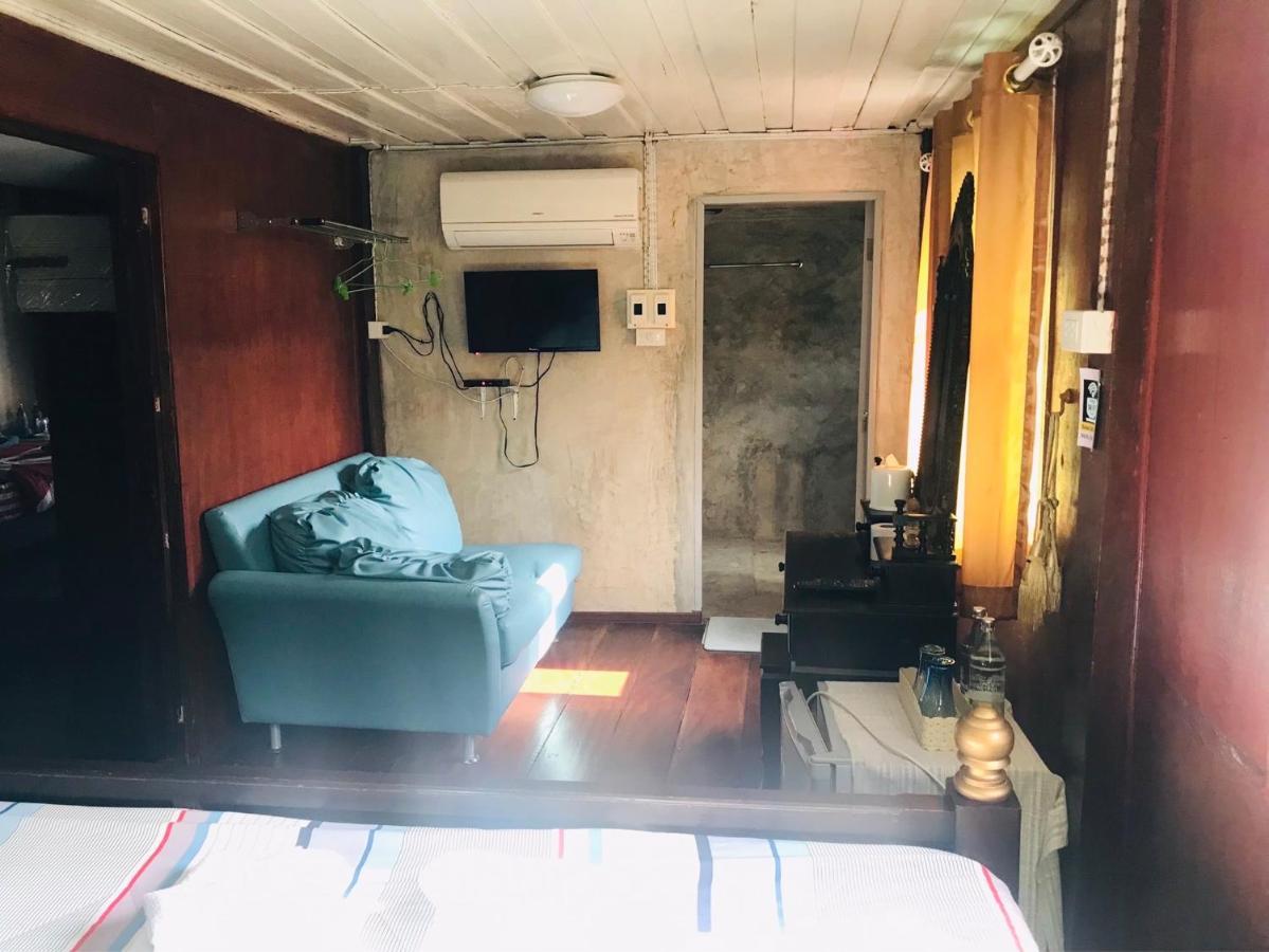 Solarcell Walking Street Homestay - โซล่าเซลล์ถนนคนเดินโฮมสเตย์ Ban Nong Nam Khan Extérieur photo