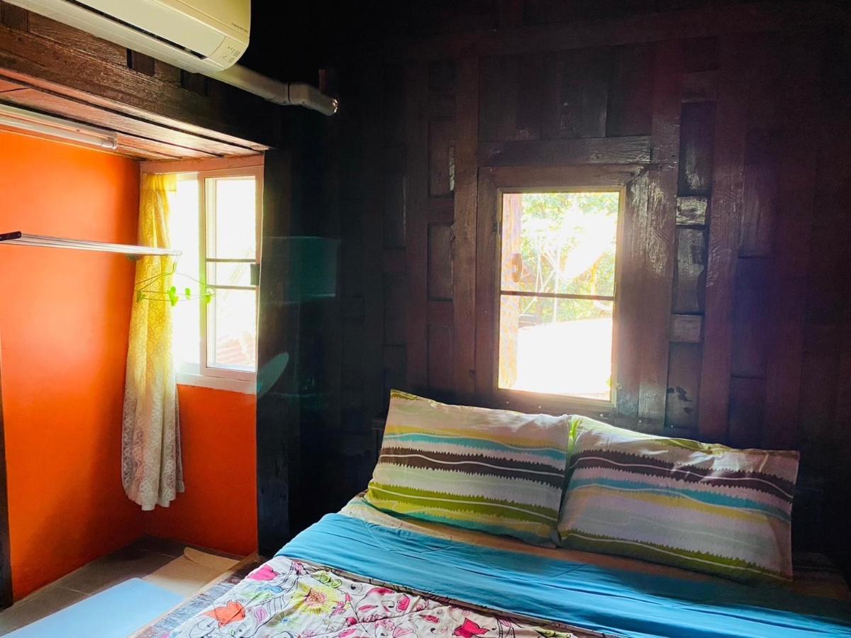 Solarcell Walking Street Homestay - โซล่าเซลล์ถนนคนเดินโฮมสเตย์ Ban Nong Nam Khan Extérieur photo
