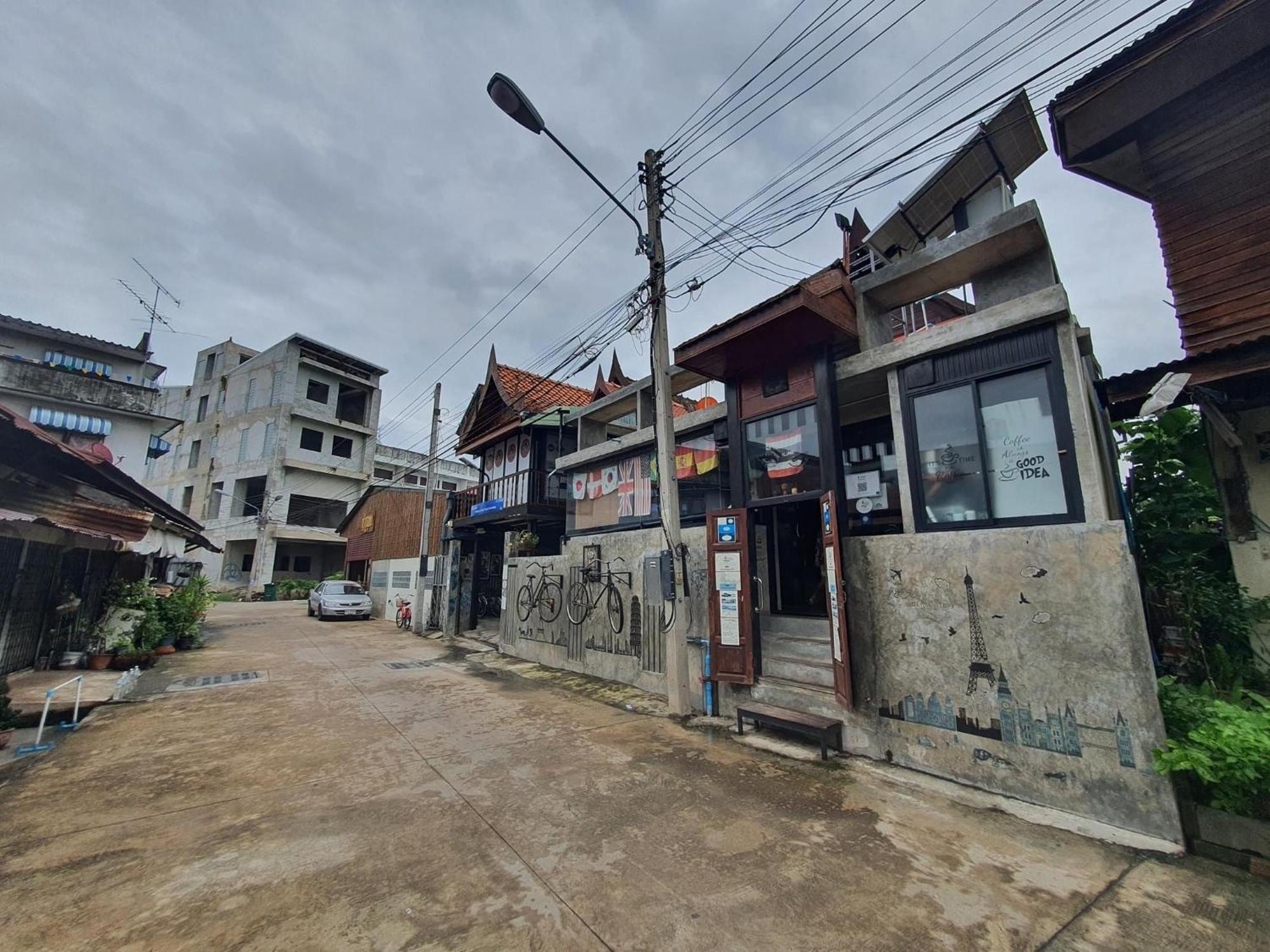 Solarcell Walking Street Homestay - โซล่าเซลล์ถนนคนเดินโฮมสเตย์ Ban Nong Nam Khan Extérieur photo