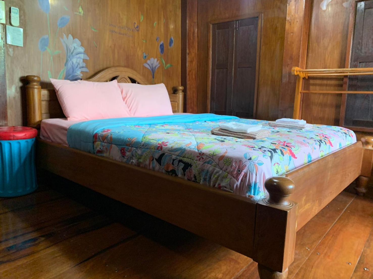 Solarcell Walking Street Homestay - โซล่าเซลล์ถนนคนเดินโฮมสเตย์ Ban Nong Nam Khan Extérieur photo