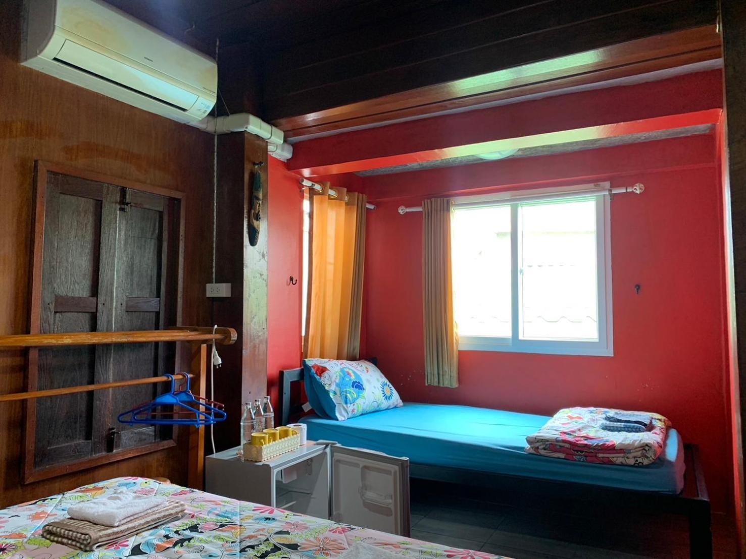 Solarcell Walking Street Homestay - โซล่าเซลล์ถนนคนเดินโฮมสเตย์ Ban Nong Nam Khan Extérieur photo
